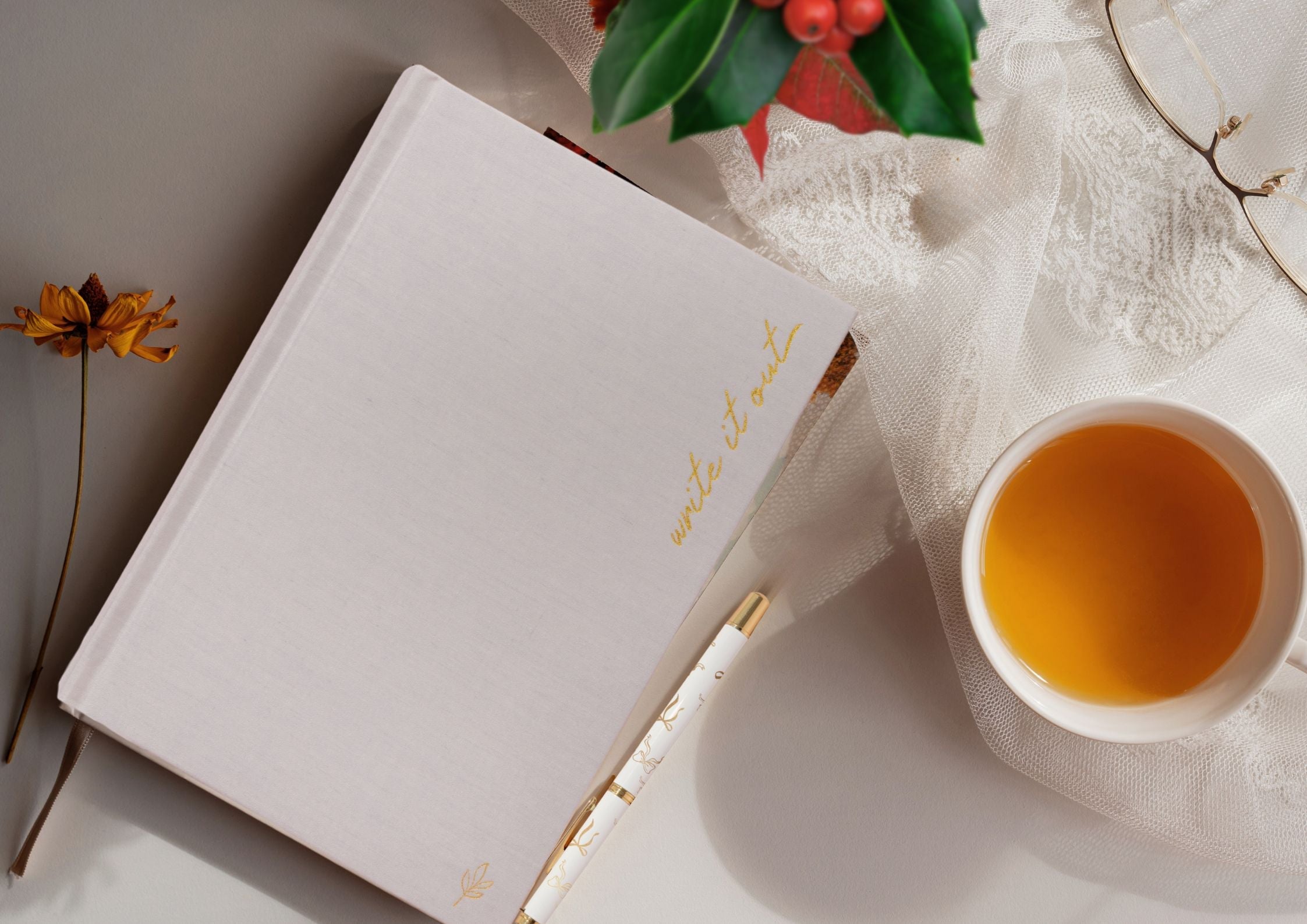 Journalling Prompts for a Happier Holiday Season