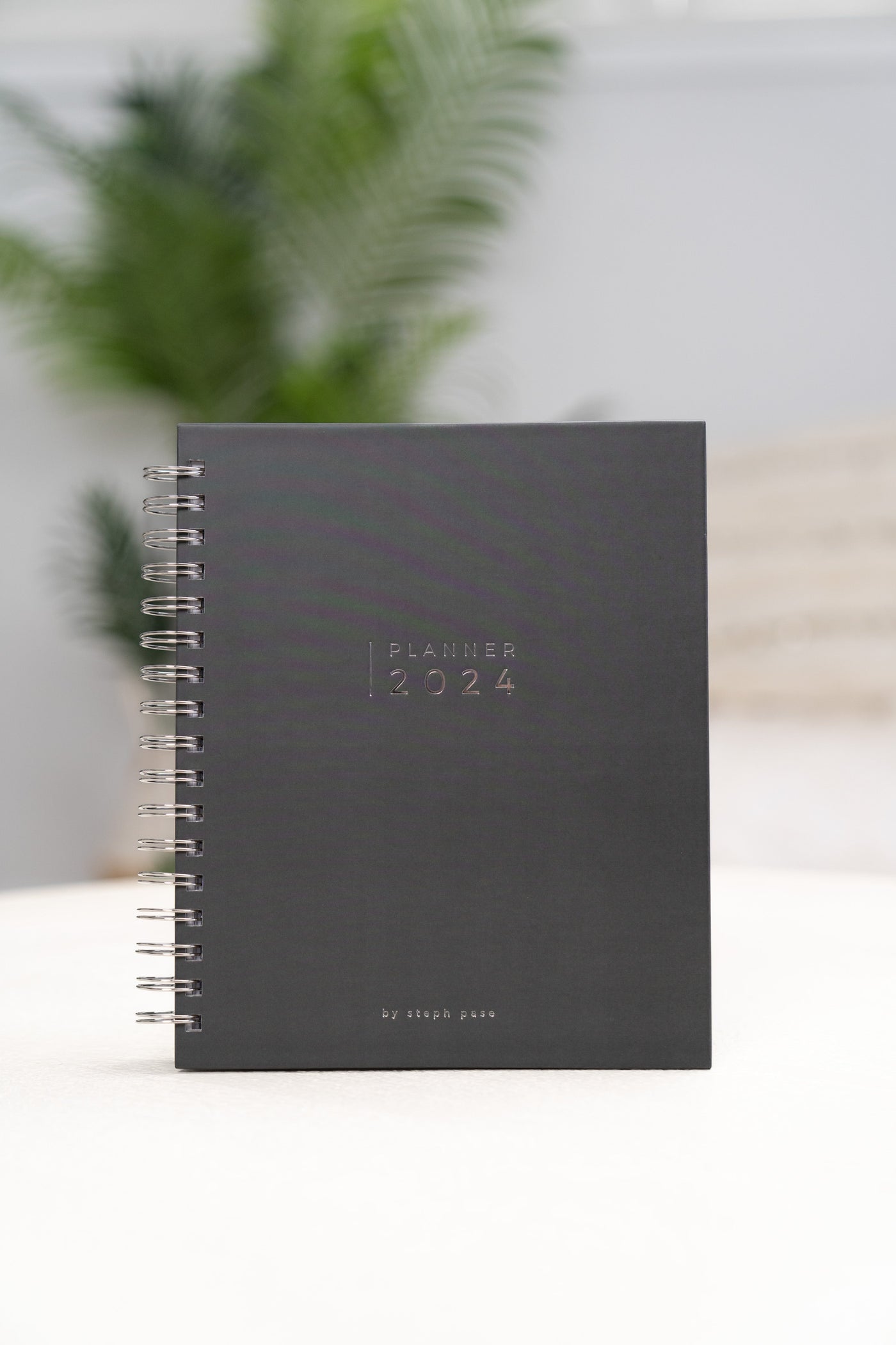 2024 Classic Planner - Charcoal