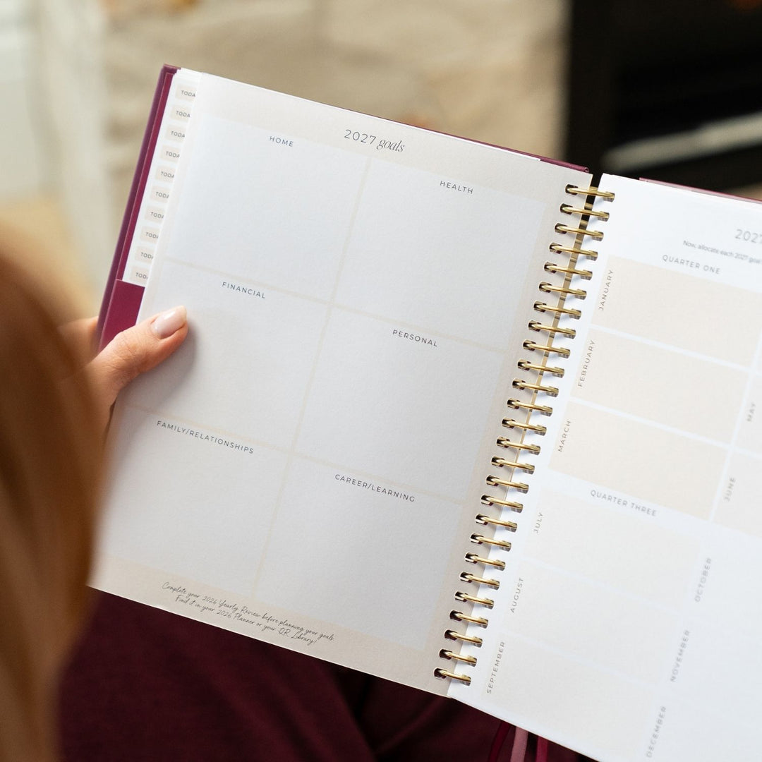 2027 Daily Planner - Berry