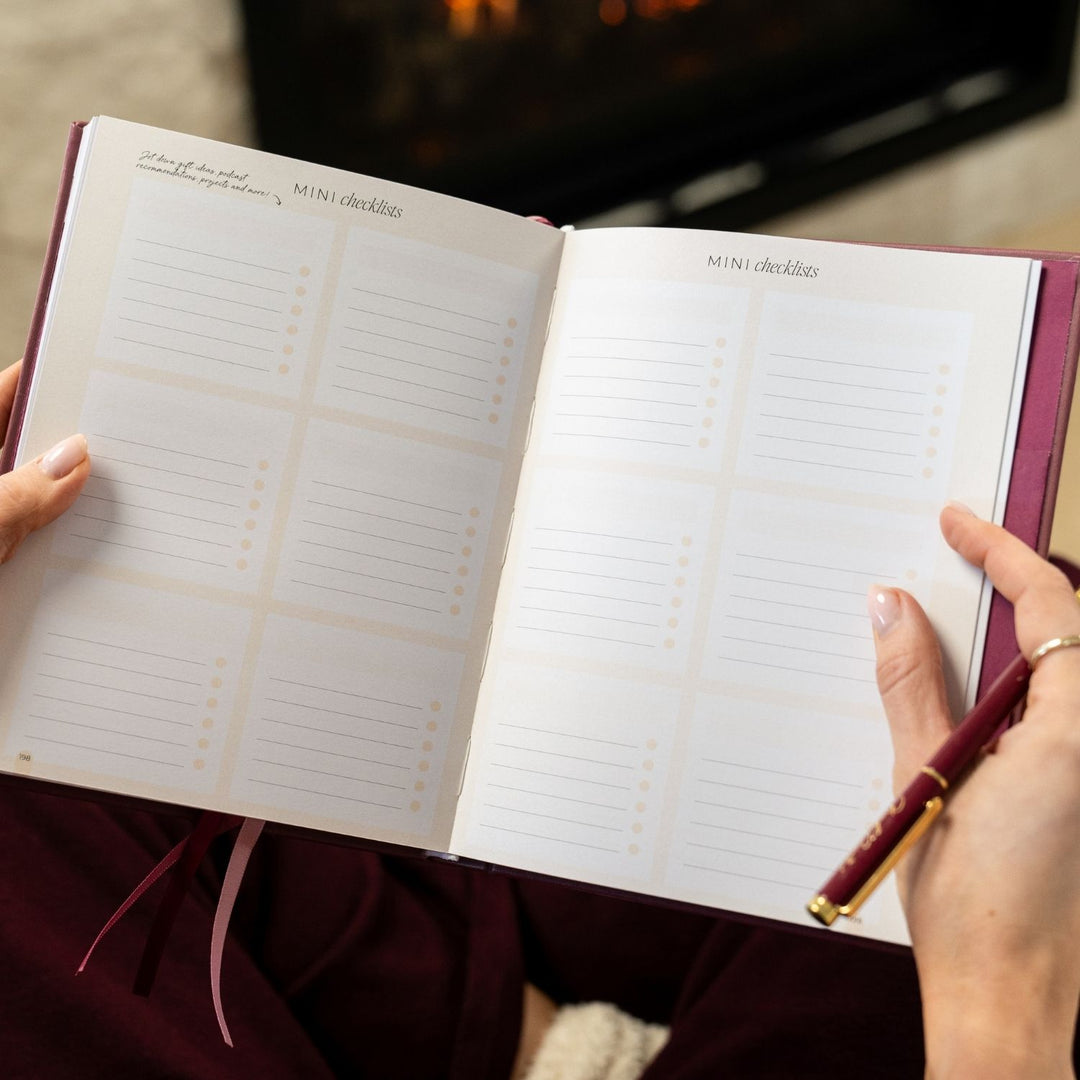 2027 Essential Weekly Planner - Berry