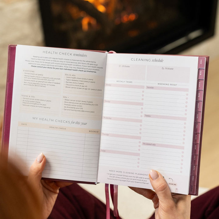 2027 Essential Weekly Planner - Berry