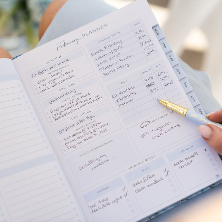 2027 Essential Weekly Planner - Bluebelle