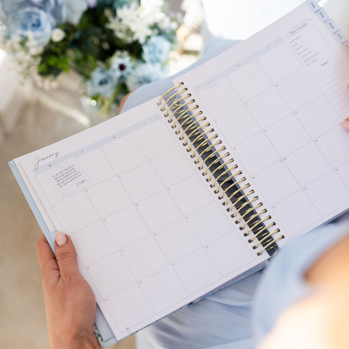 2027 Signature Weekly Planner - Bluebelle