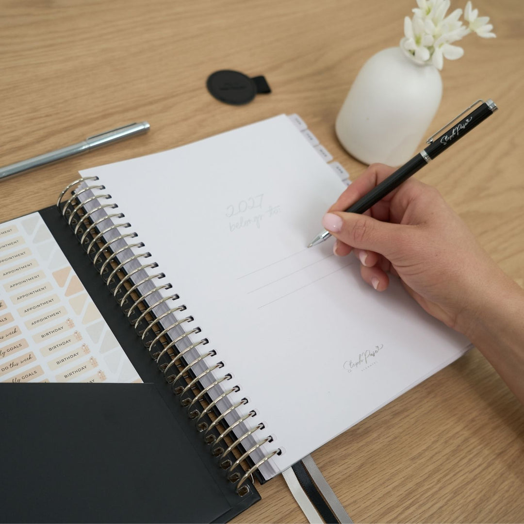 2027 Classic Weekly Planner - Black
