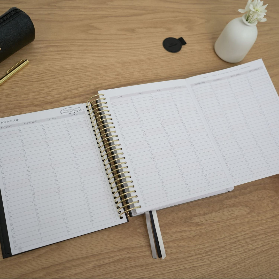 2027 Classic Weekly Planner - Black