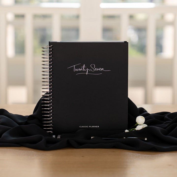 2027 Classic Weekly Planner - Black