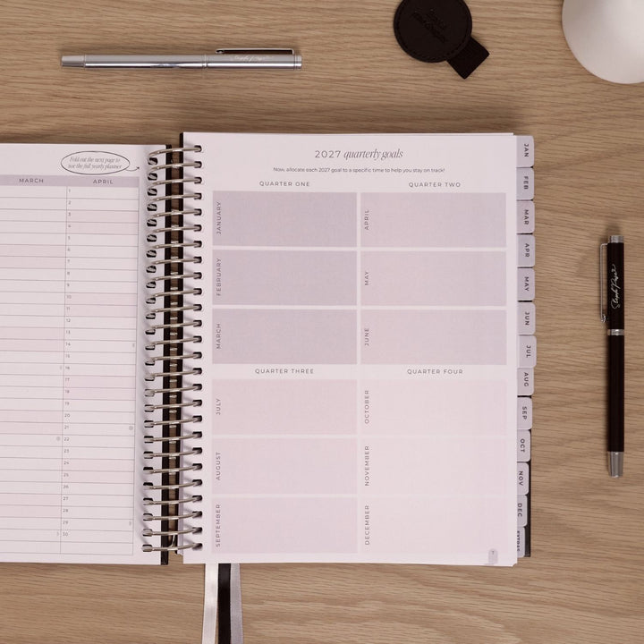 2027 Classic Weekly Planner - Black