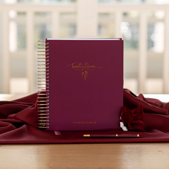 2027 Signature Weekly Planner - Berry