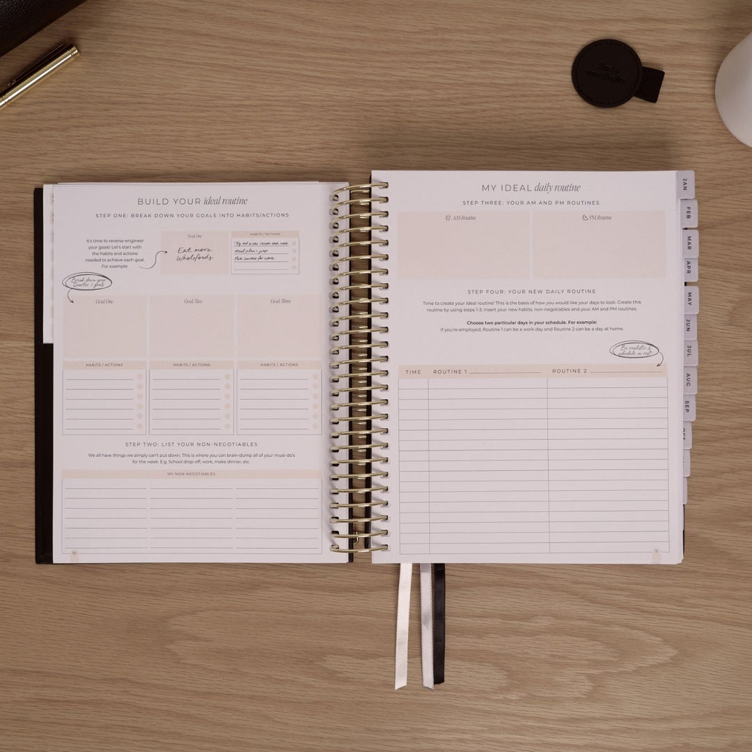 2027 Signature Weekly Planner - Black