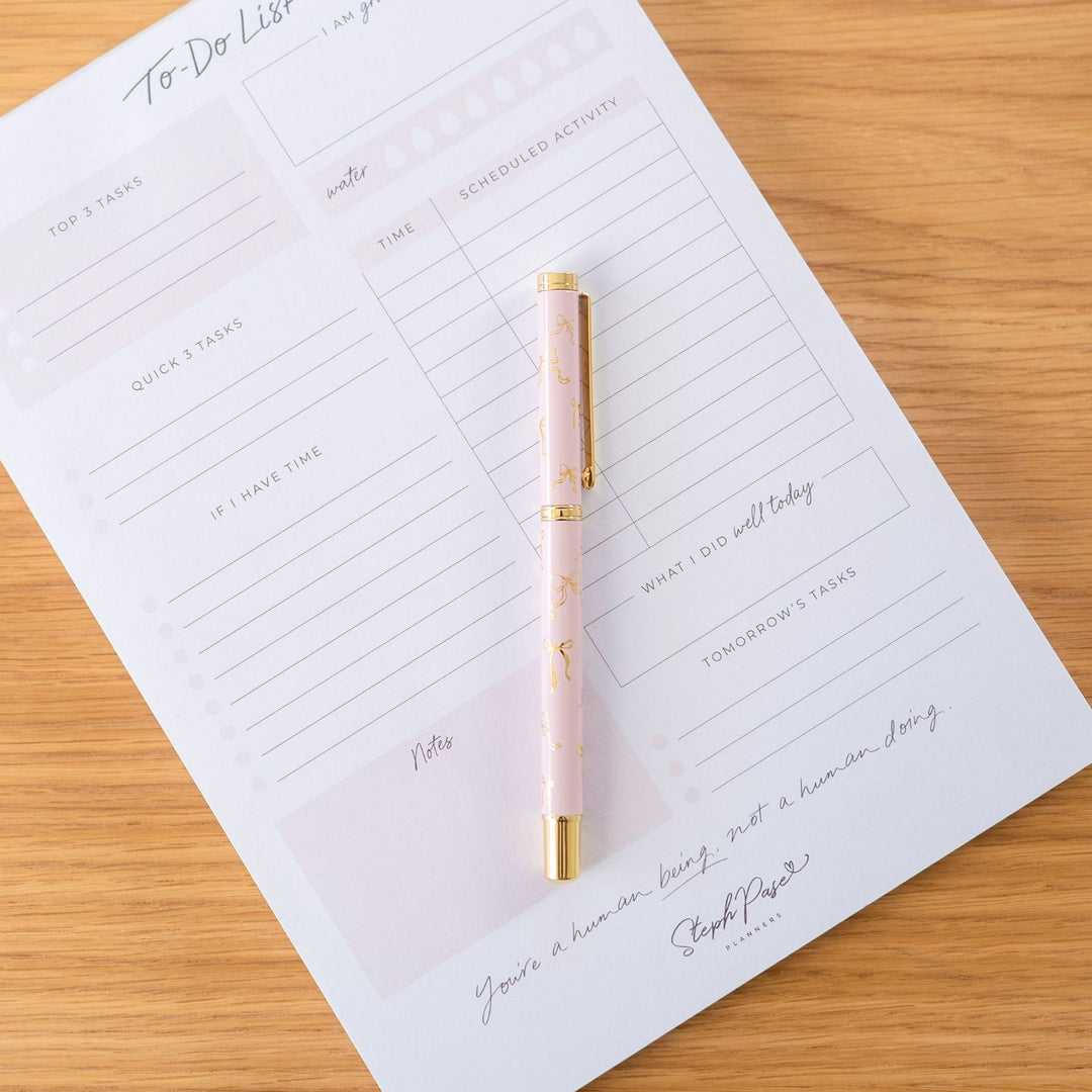 The Luxe Pen - Bow Print in Blush