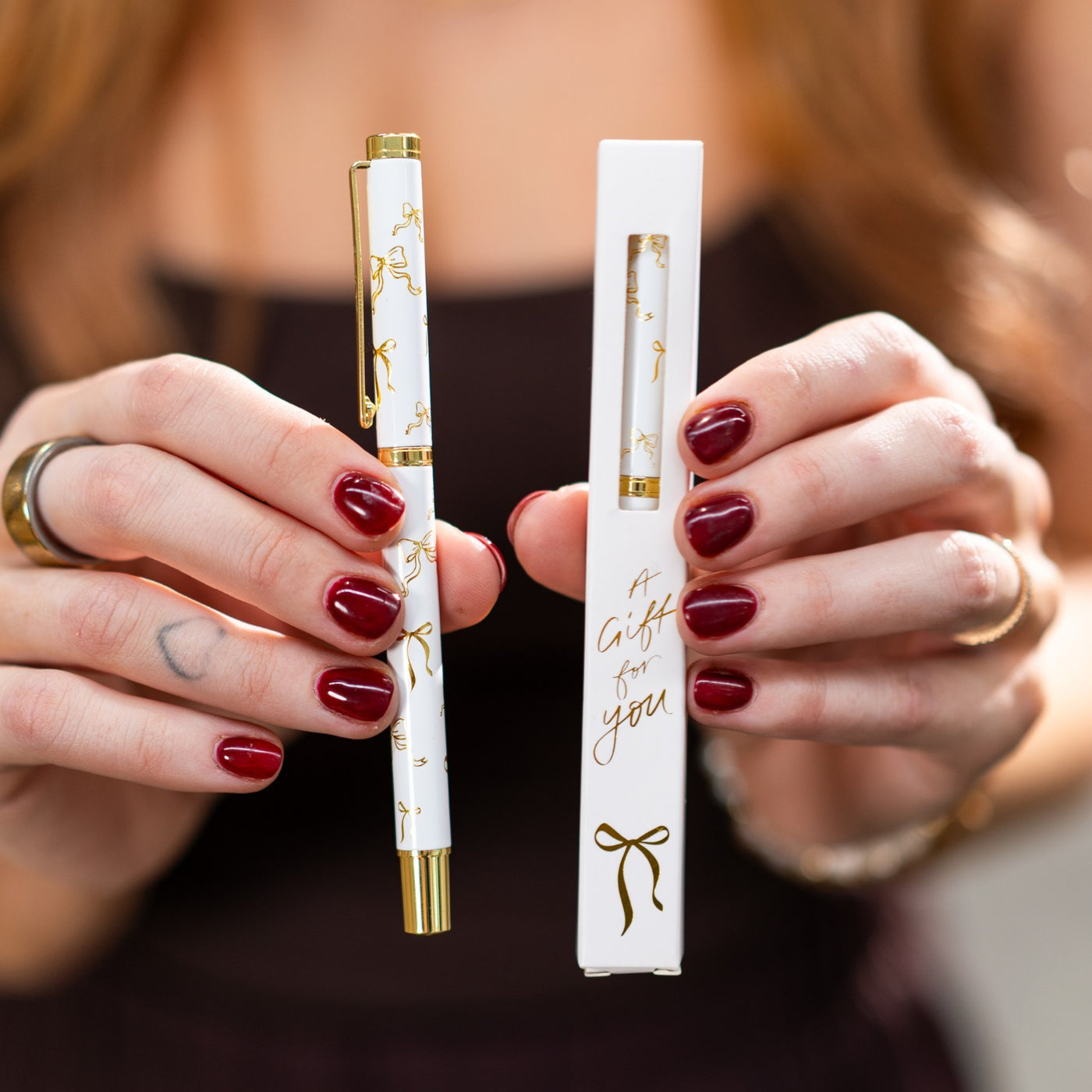 Luxe Christmas Bow Pen - White + Yellow Gold