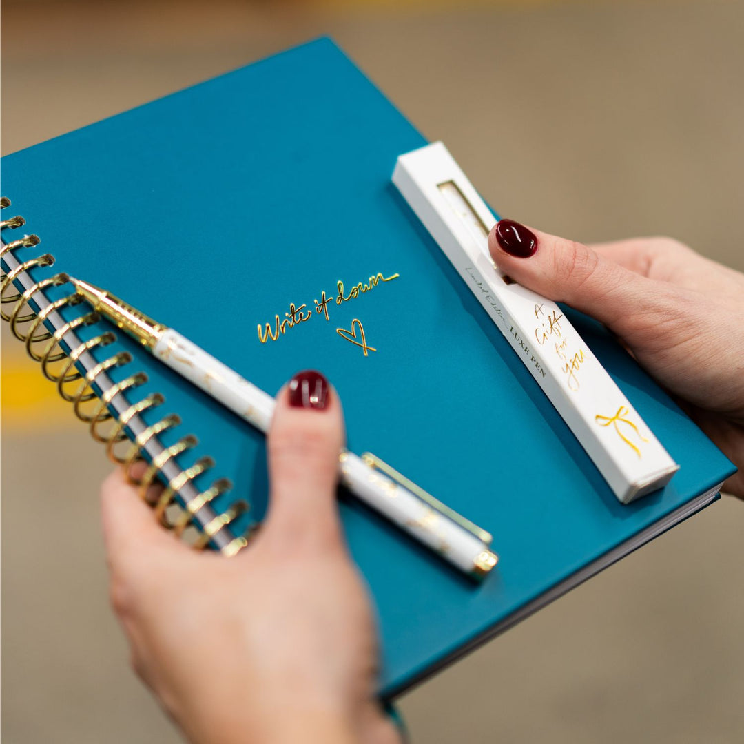 The Luxe Pen - Bow Print in White
