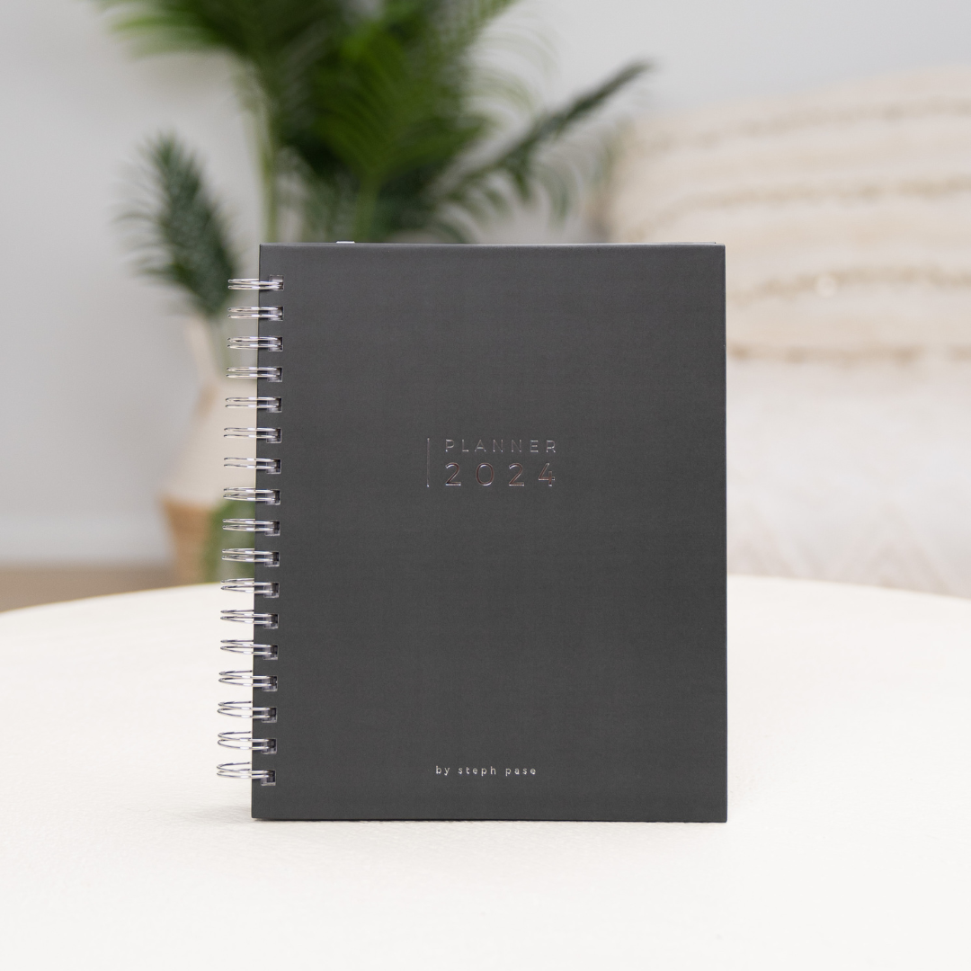 2024 Classic Planner - Charcoal