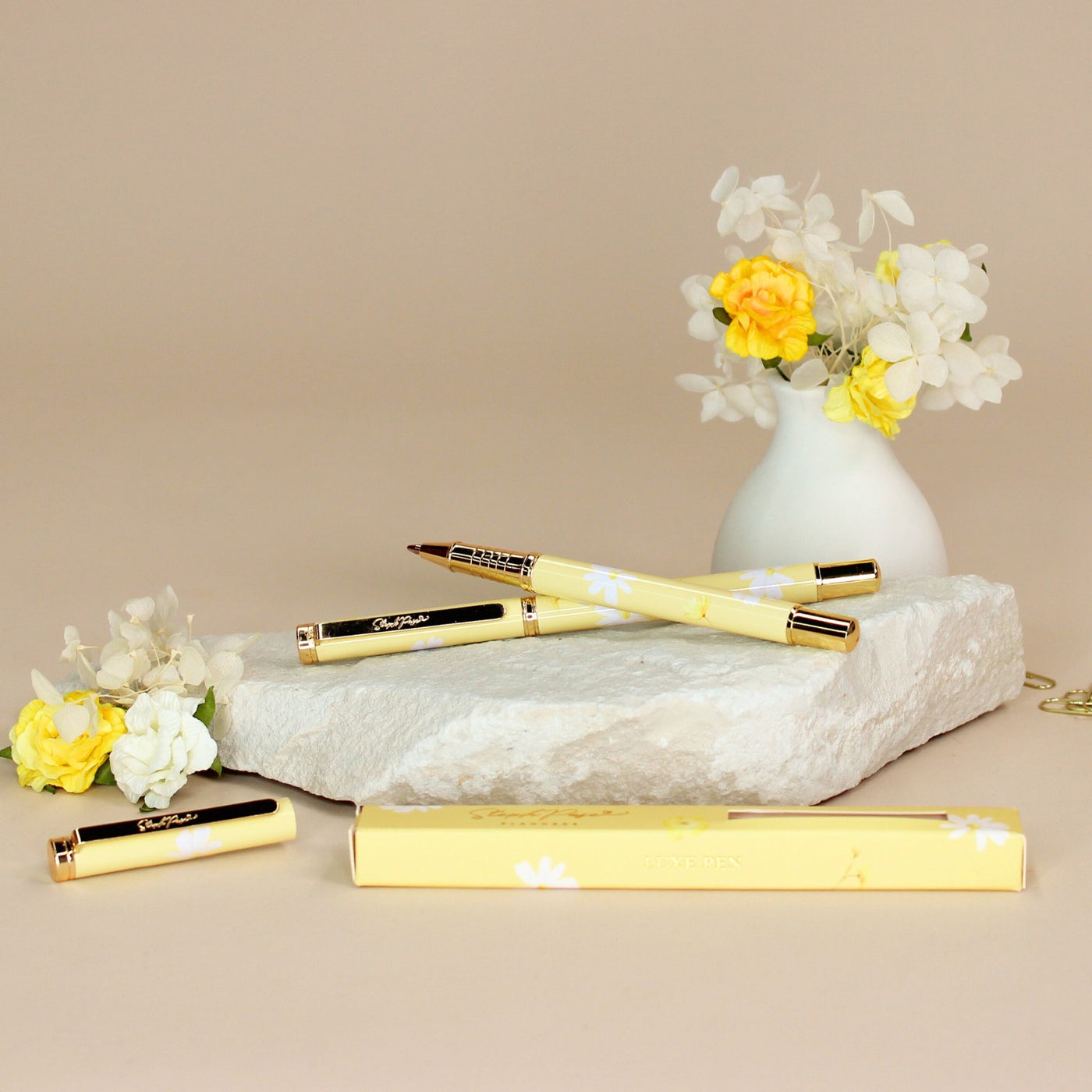 The Luxe Pen  - Butter Yellow Daisy Print