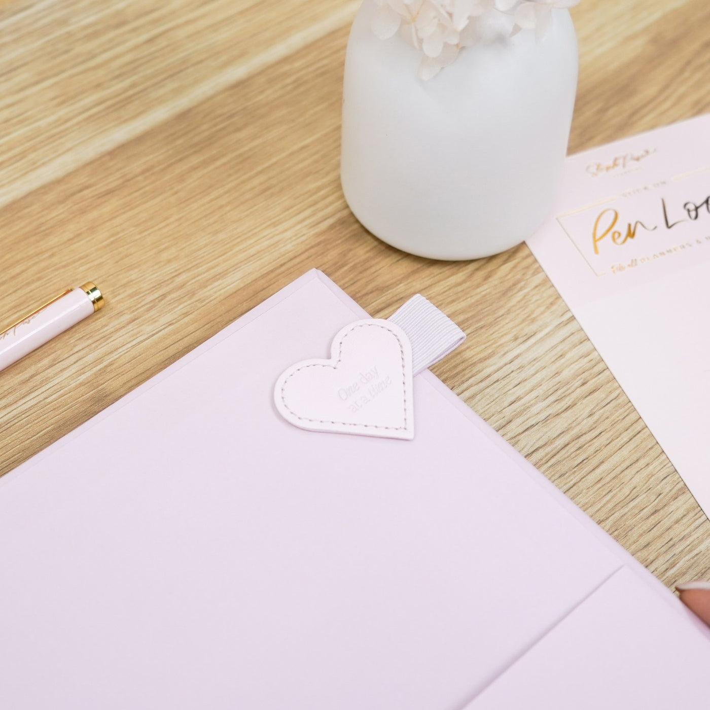Stick-on Pen Loop - Blush
