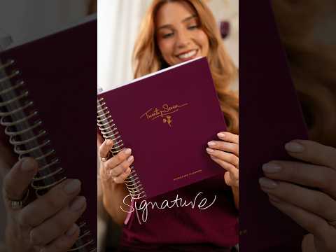 2027 Signature Weekly Planner - Berry